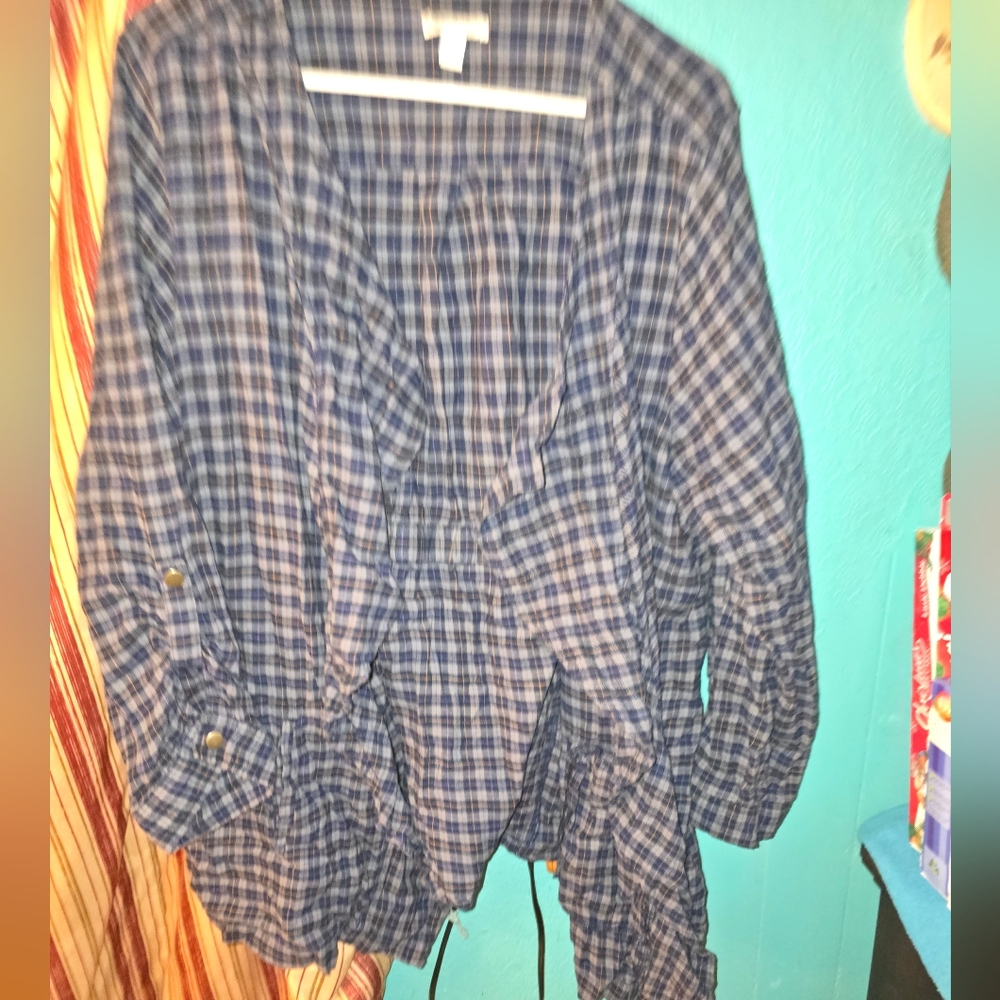Set of two women's flannel shirts